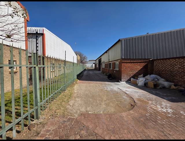 300M² WAREHOUSE TO LET IN ALRODE